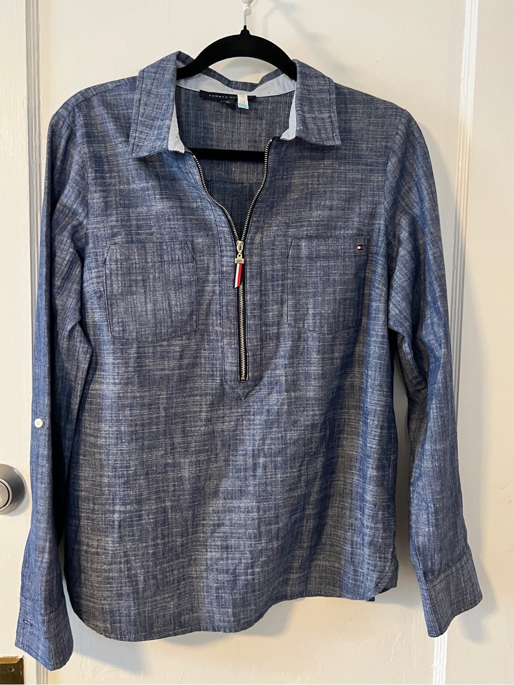 Tommy Hilfiger Chambray Half-Zip Roll-Tab Pullover Shirt 100% Cotton Size M
